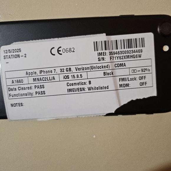 Apple Smartphone in Black - Picture 3 of 3